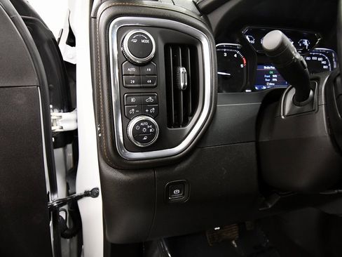 Used 2022 GMC Sierra 2500 AT4 w/ AT4 Preferred Package image 19