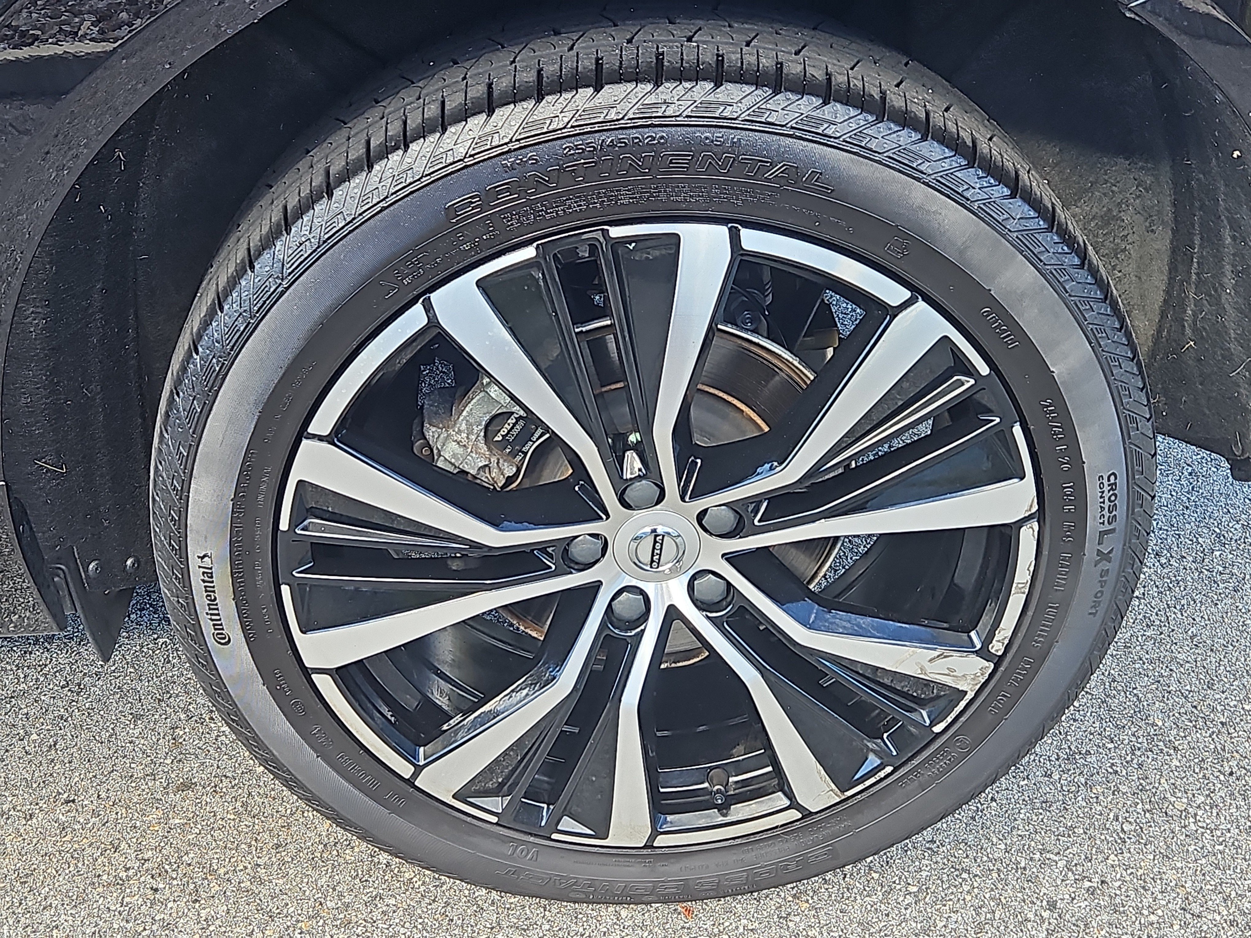 Used 2023 Volvo XC60 B5 Plus w/ Climate Package AWD/4WD image 29