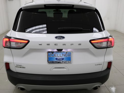 Used 2022 Ford Escape SEL image 8