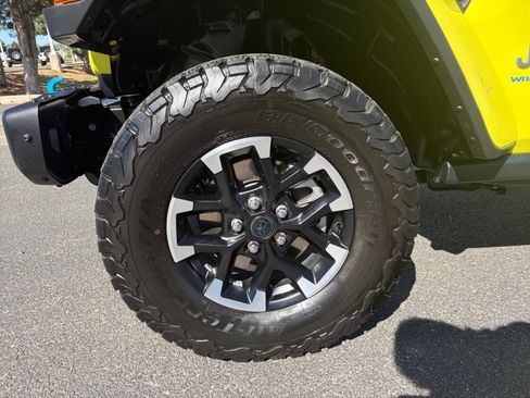 Used 2024 Jeep Wrangler Unlimited Rubicon 4xe AWD/4WD image 26