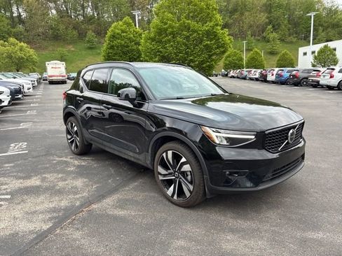 Used 2023 Volvo XC40 B5 Plus w/ Climate Package AWD/4WD image 6