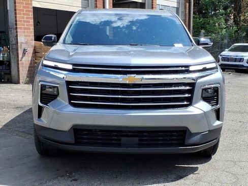 New 2026 Chevrolet Traverse LT w/ Sun and Wheel Package FWD image 30