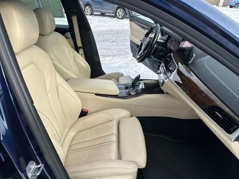 Used 2019 BMW 530i xDrive w/ Premium Package image 30