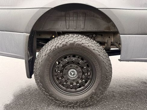 Used 2023 Mercedes-Benz Sprinter 2500 image 33