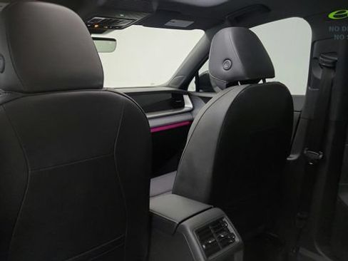 Used 2025 Volkswagen Tiguan SE R-Line AWD/4WD image 45