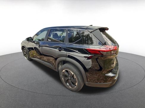 Used 2025 Nissan Rogue SV image 5