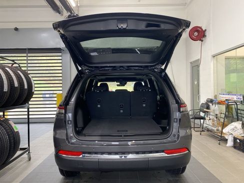 New 2025 Jeep Grand Cherokee Laredo X w/ Luxury Tech Group I image 13