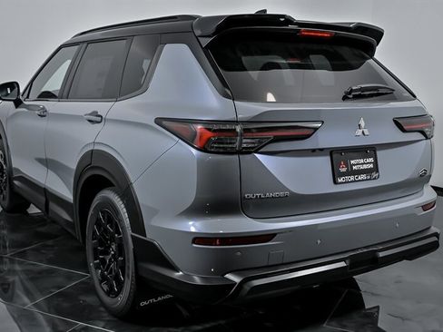 New 2025 Mitsubishi Outlander TRAIL image 7
