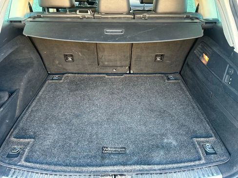 Used 2015 Volkswagen Touareg Sport image 9