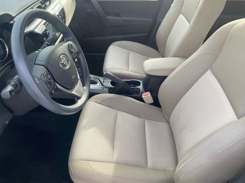 Used 2014 Toyota Corolla LE image 11