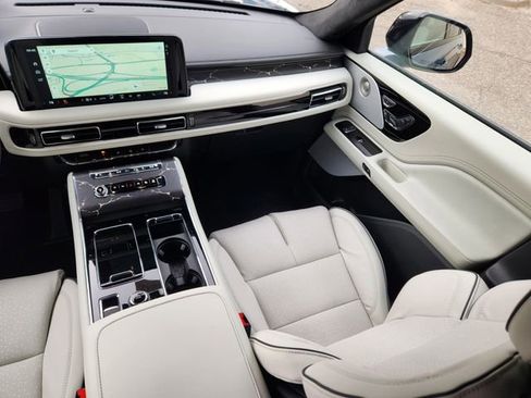 New 2026 Lincoln Aviator Black Label w/ Jet Appearance Package image 12