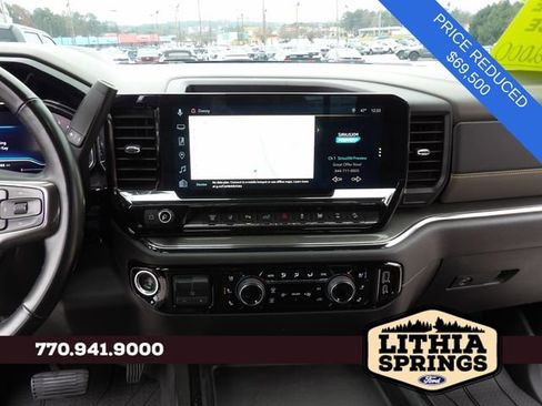 Used 2024 Chevrolet Silverado 2500 ZR2 w/ Technology Package image 18