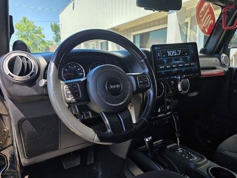 Used 2013 Jeep Wrangler Unlimited Sahara w/ Connectivity Group AWD/4WD image 10