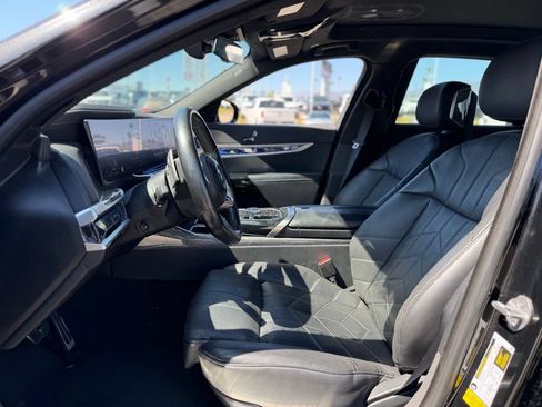 Used 2024 BMW 740i RWD image 5