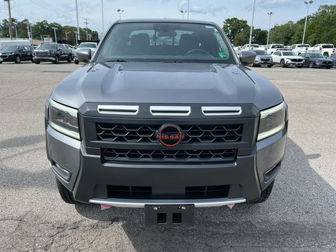 Used 2026 Nissan Frontier PRO-4X AWD/4WD image 2