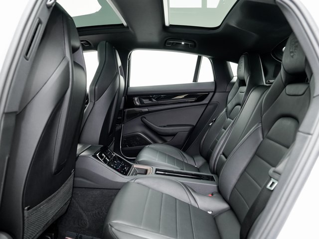 Certified 2025 Porsche Panamera 4 AWD/4WD image 24
