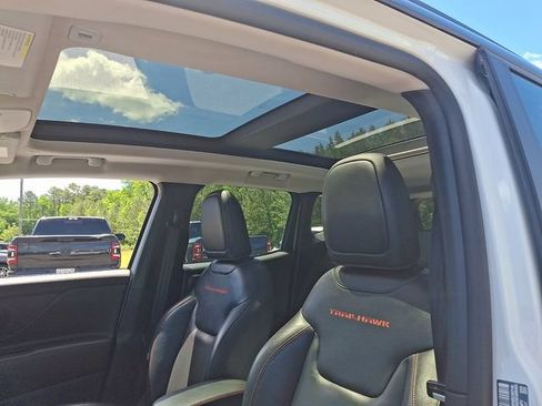 Used 2021 Jeep Renegade Trailhawk w/ Sun & Sound Group AWD/4WD image 14