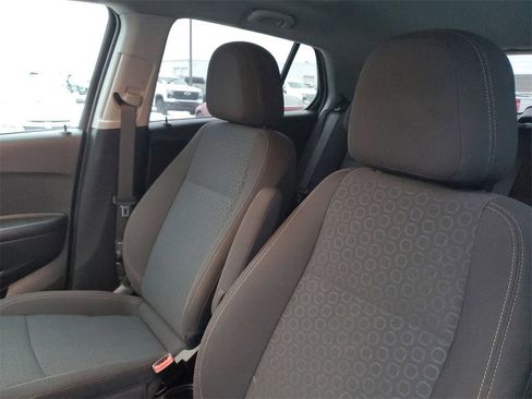 Used 2022 Chevrolet Trax LS w/ Tint and Cruise Package image 17