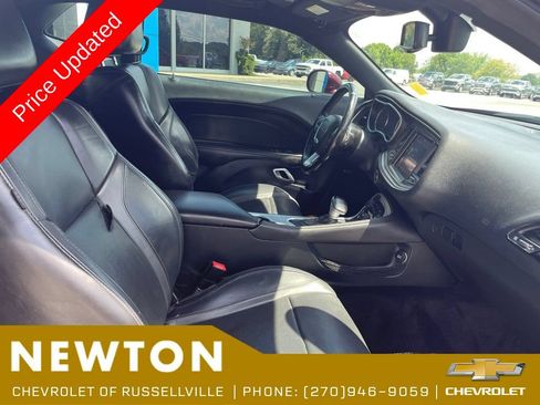 Used 2017 Dodge Challenger SXT Plus RWD image 21