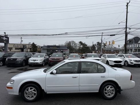 Used 1997 Nissan Maxima GLE image 4