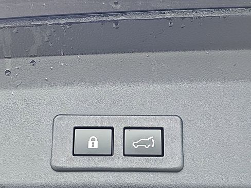 Certified 2025 Subaru Ascent Premium AWD/4WD image 18
