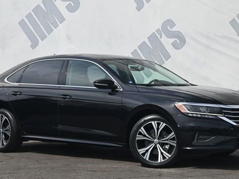 Used 2022 Volkswagen Passat 2.0T SE image 3