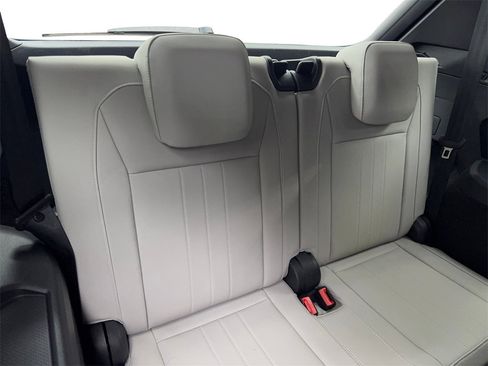 Used 2024 Volkswagen Tiguan SE R-Line image 41