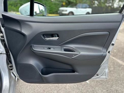 Used 2025 Nissan Versa SV FWD image 17
