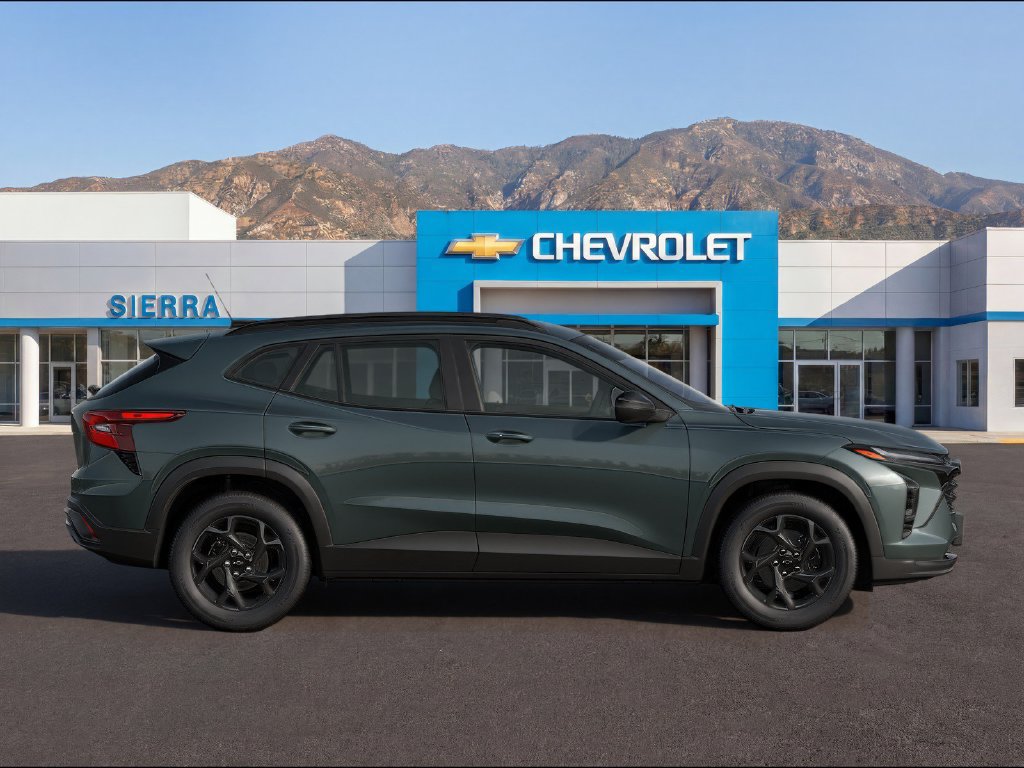 New 2026 Chevrolet Trax LT w/ Driver Confidence Package FWD image 3