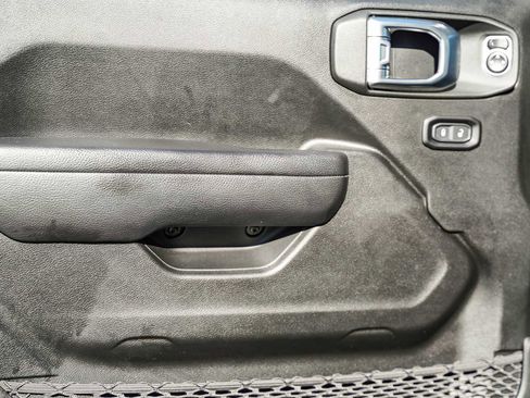 Used 2024 Jeep Wrangler Sport S image 17