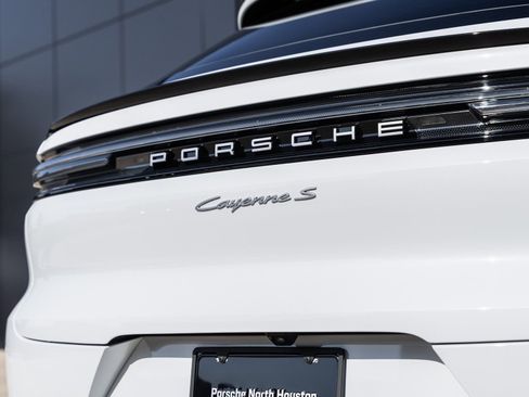 New 2026 Porsche Cayenne S image 14