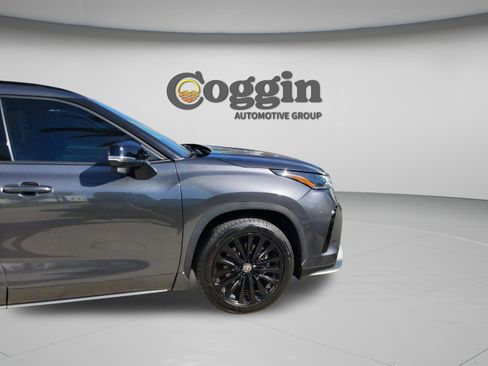 Used 2023 Toyota Highlander XSE FWD image 31