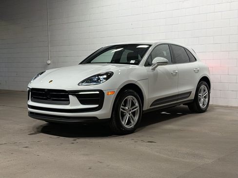 Certified 2026 Porsche Macan AWD/4WD image 1