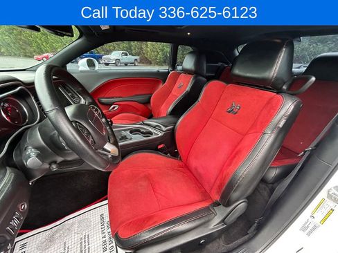 Used 2016 Dodge Challenger R/T Scat Pack w/ Leather Interior Group RWD image 18