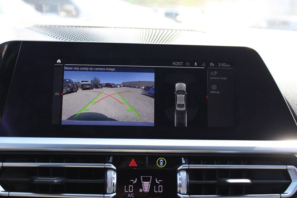 Used 2021 BMW 330i Sedan w/ M Sport Package RWD image 24