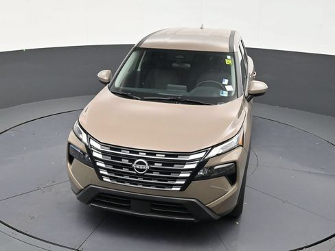 Used 2025 Nissan Rogue SV FWD image 19