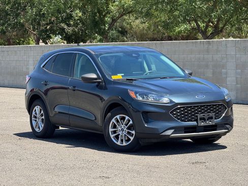 Used 2022 Ford Escape SE FWD image 1