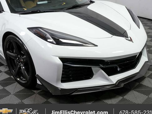 Used 2024 Chevrolet Corvette Z06 w/ Z07 Performance Package image 33