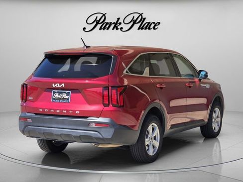 Used 2022 Kia Sorento LX AWD/4WD image 5