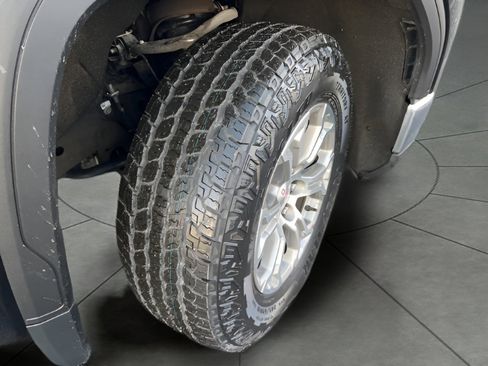 Used 2022 GMC Sierra 1500 SLE image 38