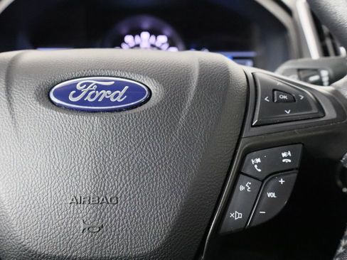 Used 2022 Ford Edge Titanium image 11
