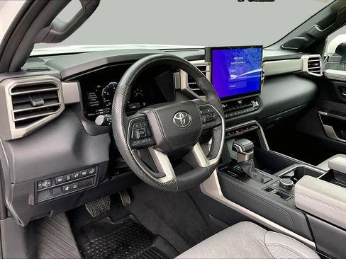 Used 2025 Toyota Tundra Limited AWD/4WD image 17