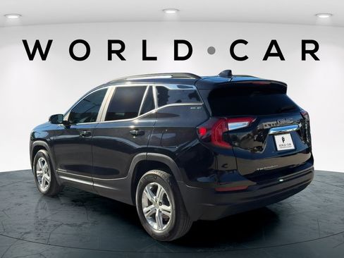 Used 2022 GMC Terrain SLE w/ Driver Convenience Package FWD image 5