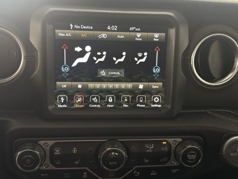 Used 2021 Jeep Wrangler Unlimited Rubicon 4xe w/ Steel Bumper Group image 17