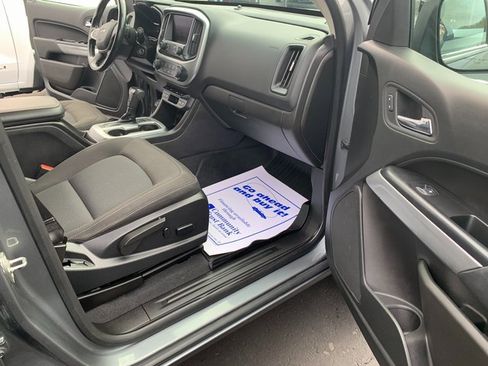 Used 2019 Chevrolet Colorado LT w/ LT Convenience Package image 12