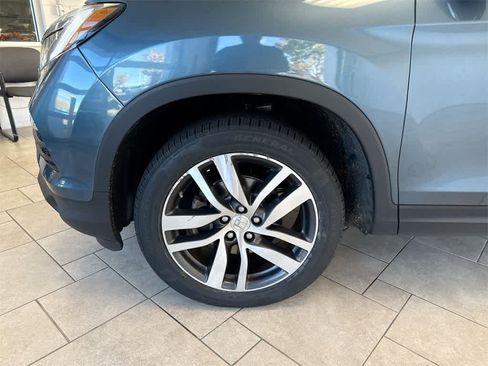 Certified 2017 Honda Pilot Touring image 13