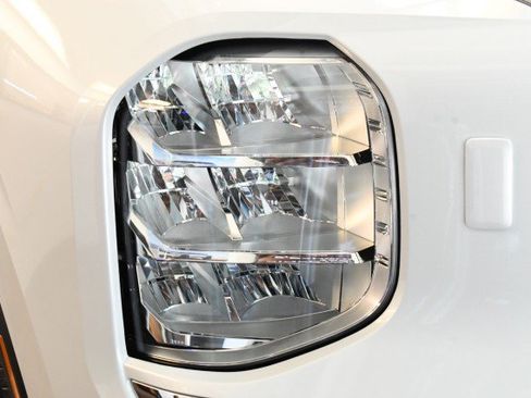 New 2026 Mitsubishi Outlander LE AWD/4WD image 4