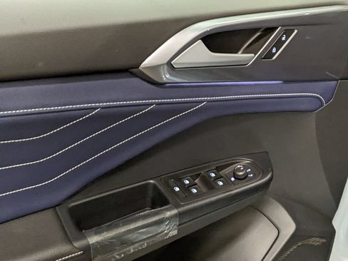 New 2026 Volkswagen Taos SEL AWD/4WD image 10