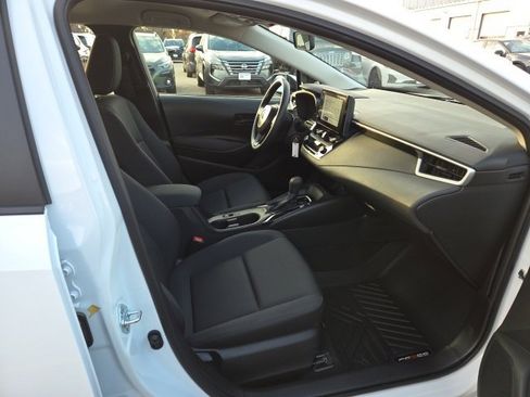Used 2025 Toyota Corolla LE image 27