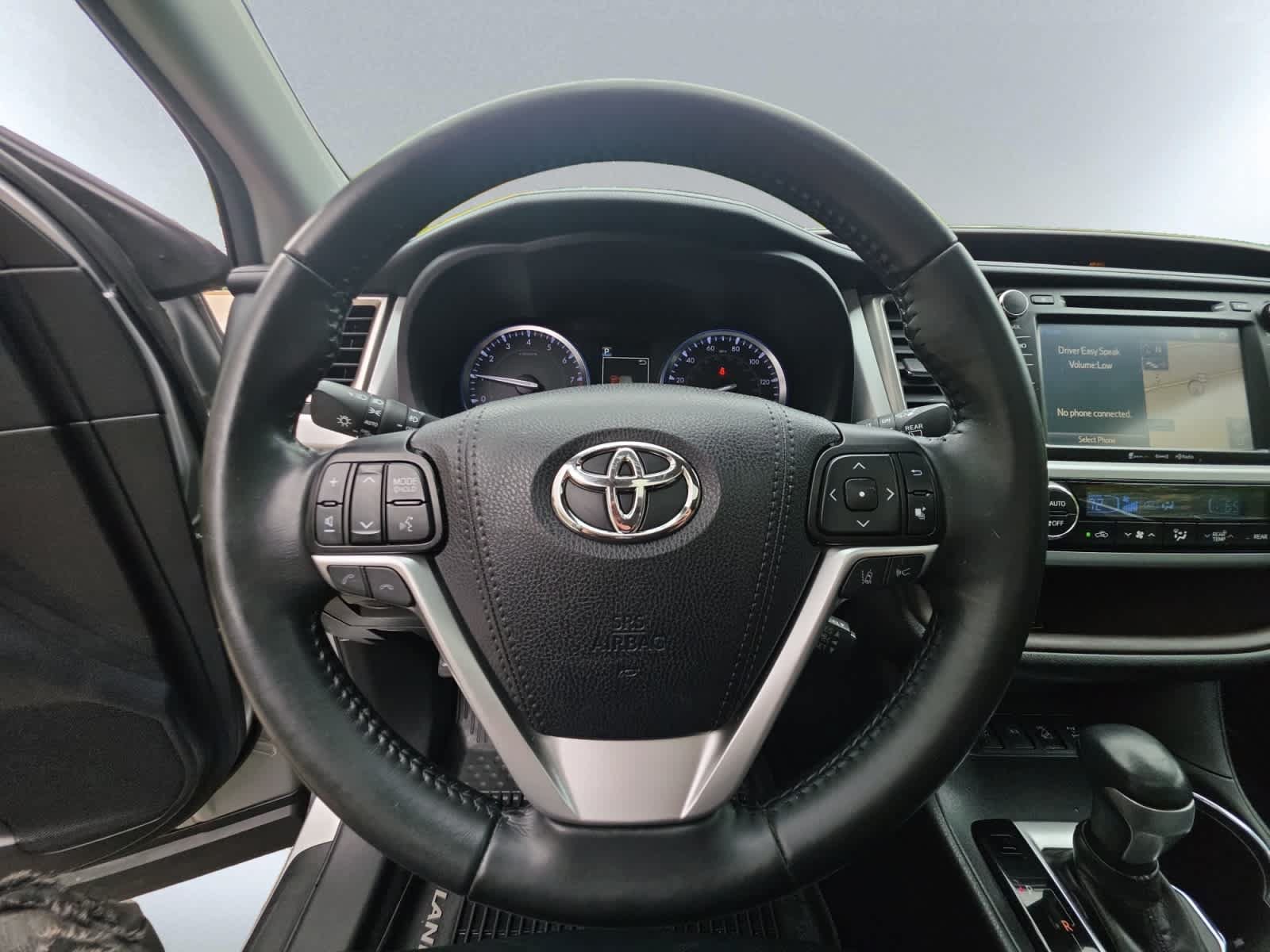 Used 2019 Toyota Highlander XLE AWD/4WD image 17